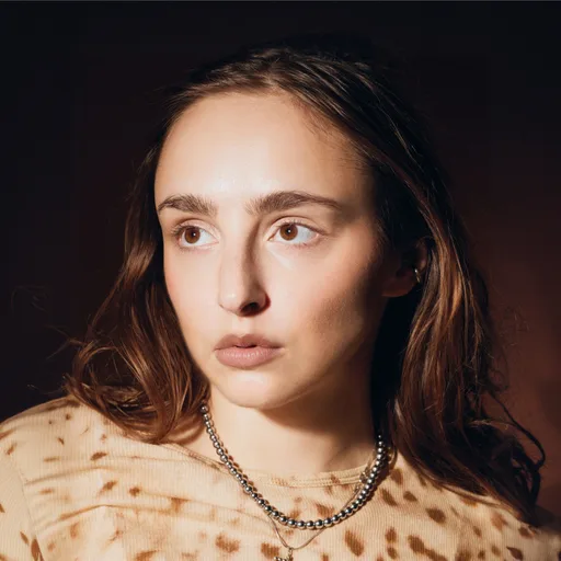 Арина Серова